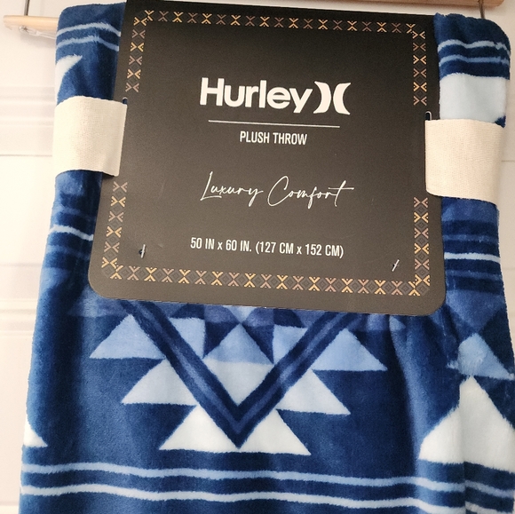 COPY - NWT Soft Hurley Blue throw / Blanket - Picture 3 of 7